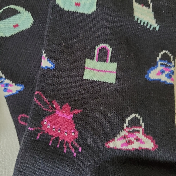 2 pair woman's socks - Picture 3 of 4